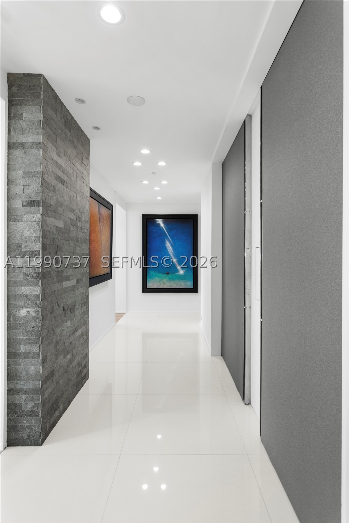 300 S Pointe Dr #3405, Miami Beach FL 33139