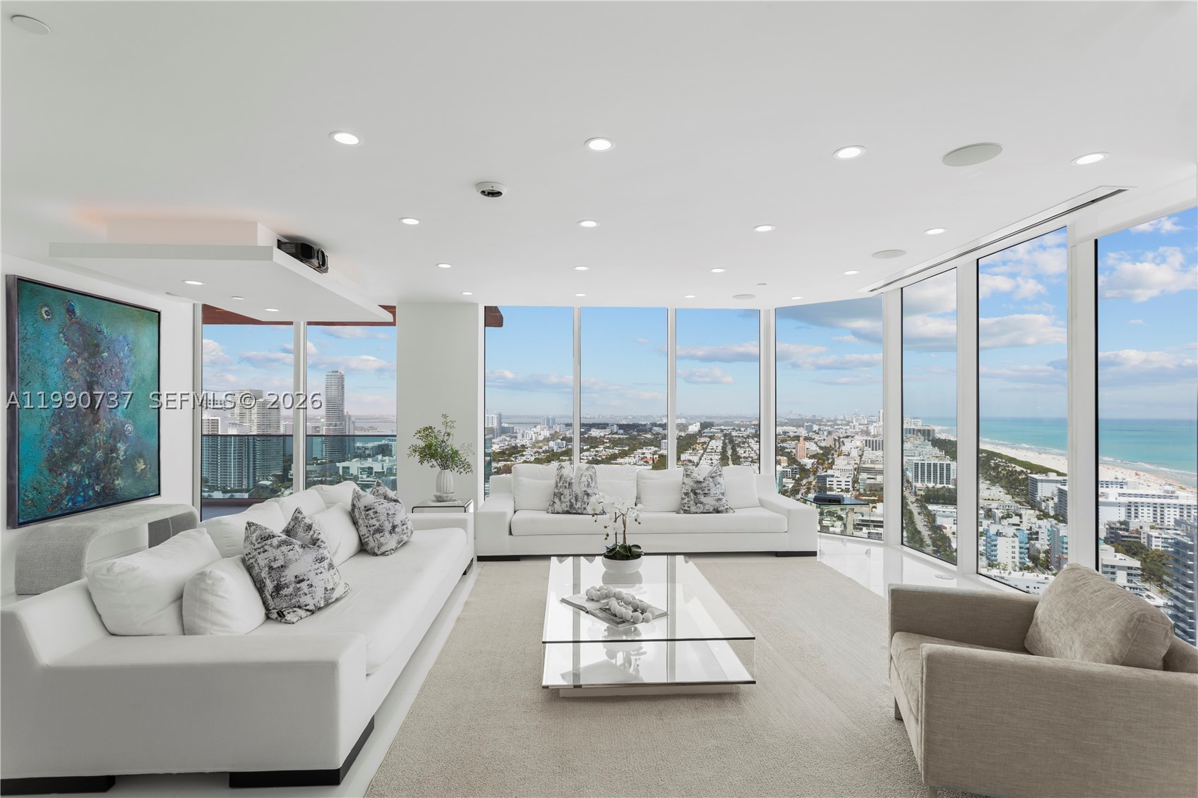 300 S Pointe Dr #3405, Miami Beach FL 33139