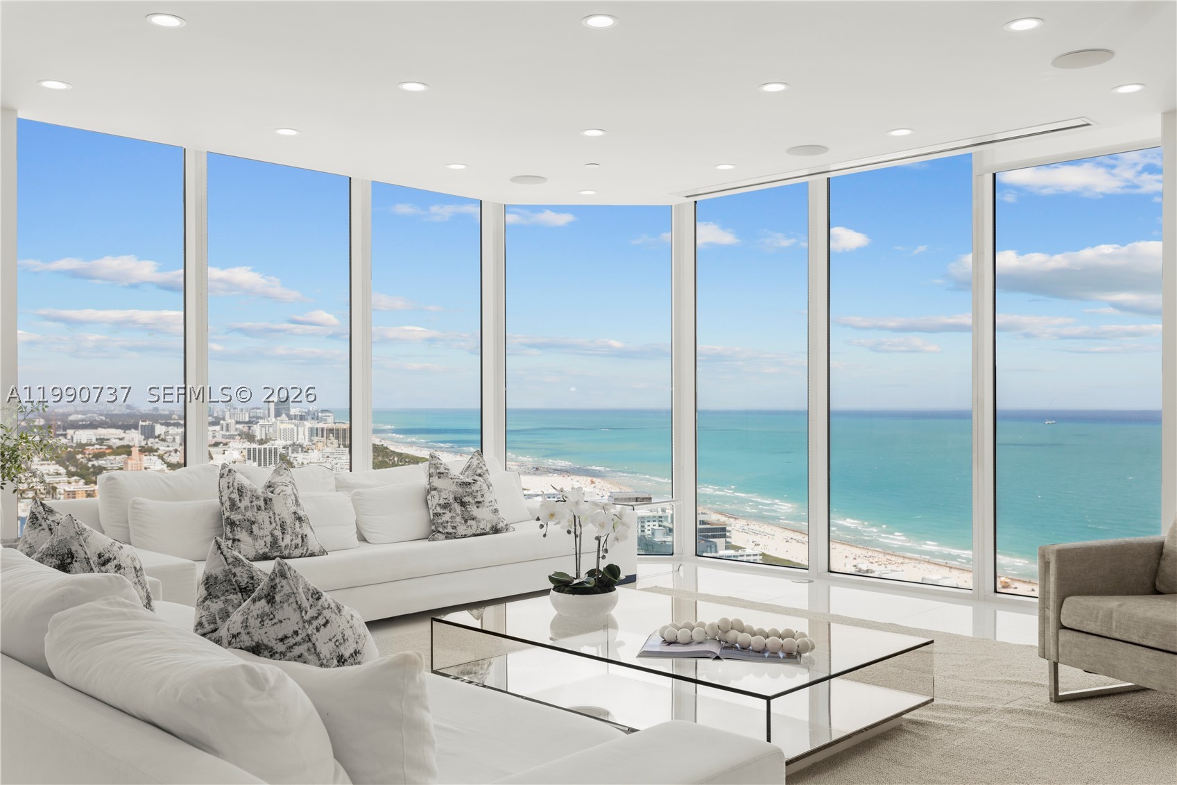 300 S Pointe Dr #3405, Miami Beach FL 33139