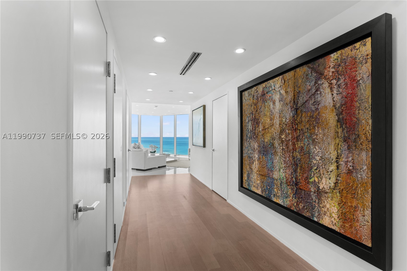 300 S Pointe Dr #3405, Miami Beach FL 33139