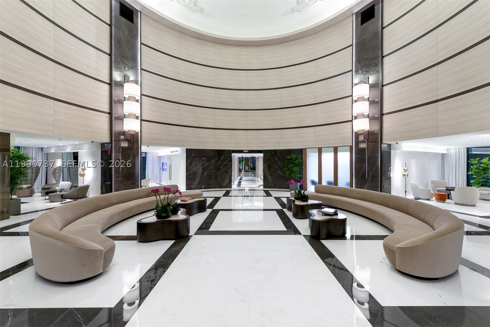 300 S Pointe Dr #3405, Miami Beach FL 33139