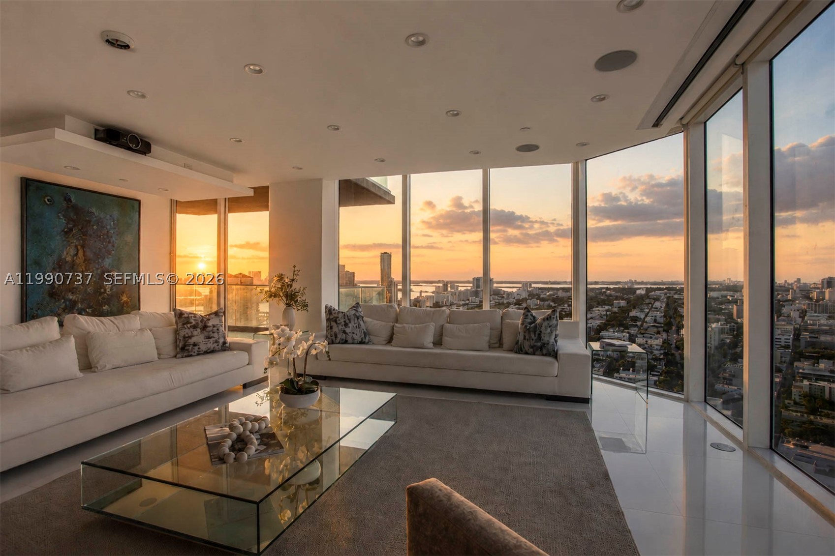 300 S Pointe Dr #3405, Miami Beach FL 33139