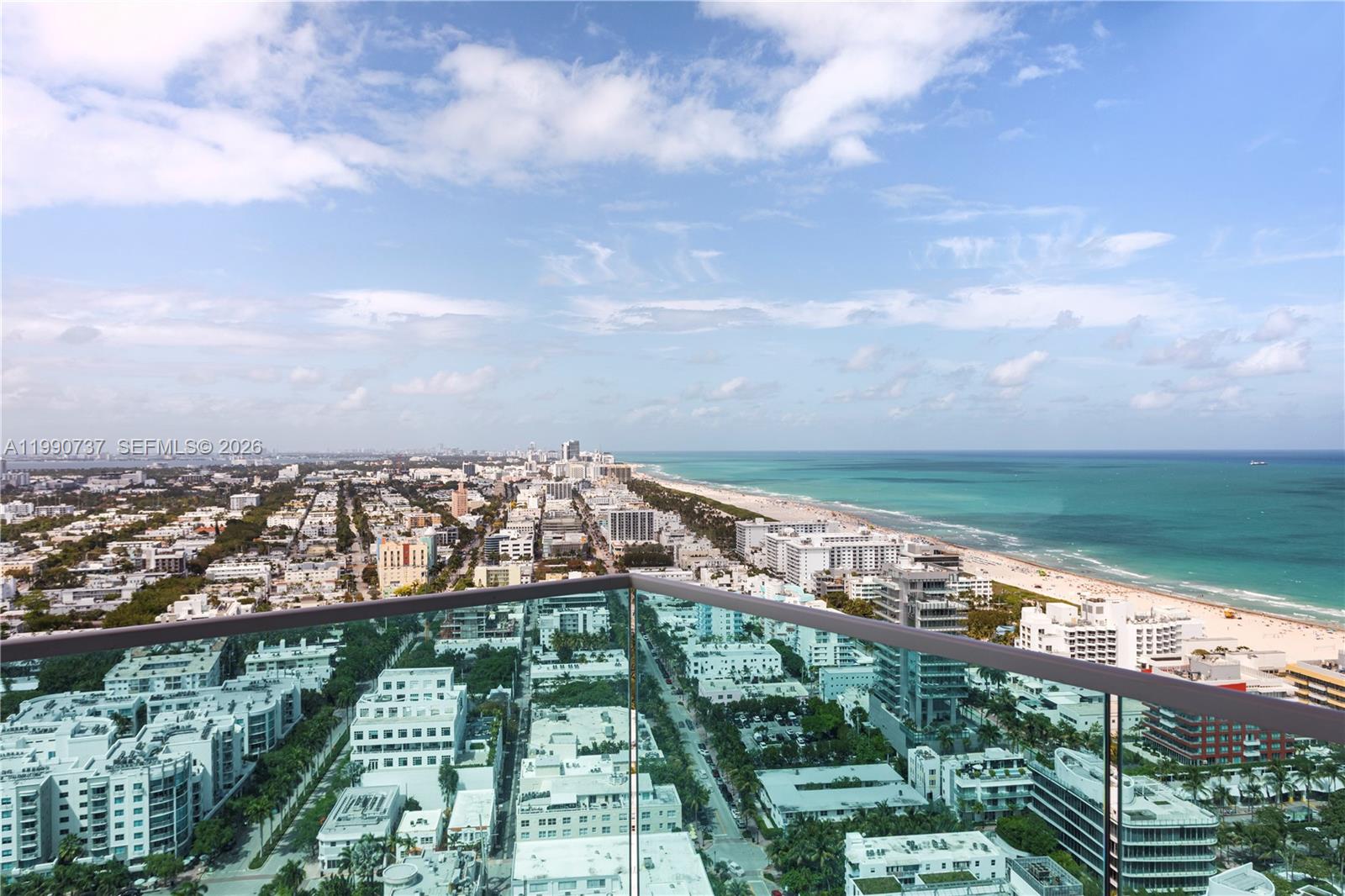 300 S Pointe Dr #3405, Miami Beach FL 33139