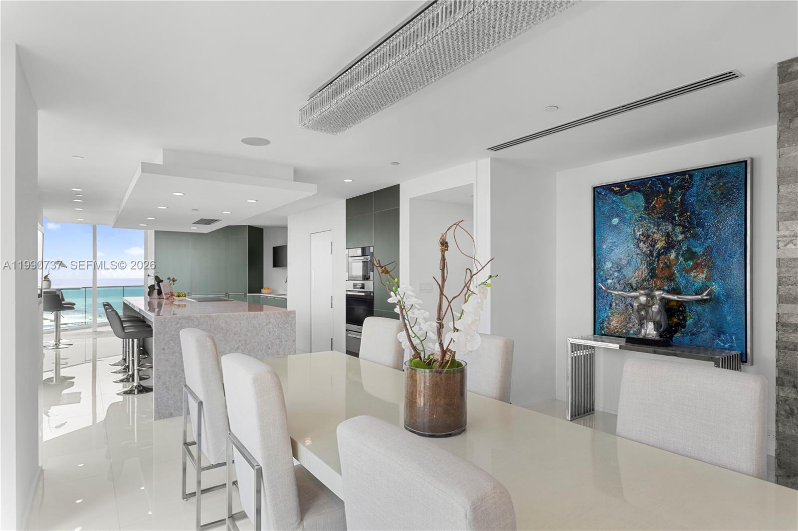 300 S Pointe Dr #3405, Miami Beach FL 33139