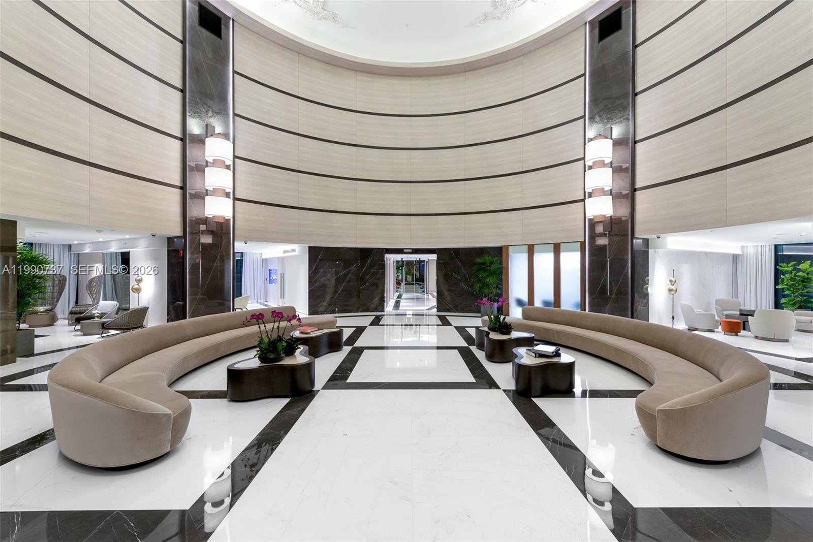 300 S Pointe Dr #3405, Miami Beach FL 33139