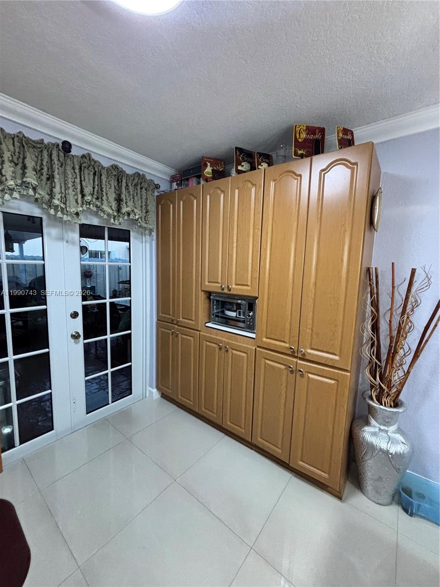 2310 W 74th St #103, Hialeah FL 33016