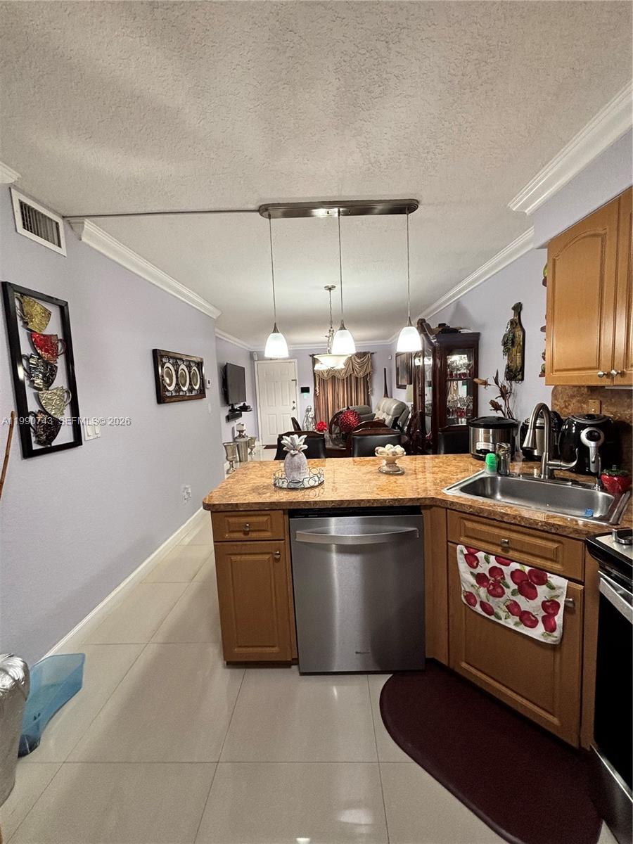 2310 W 74th St #103, Hialeah FL 33016