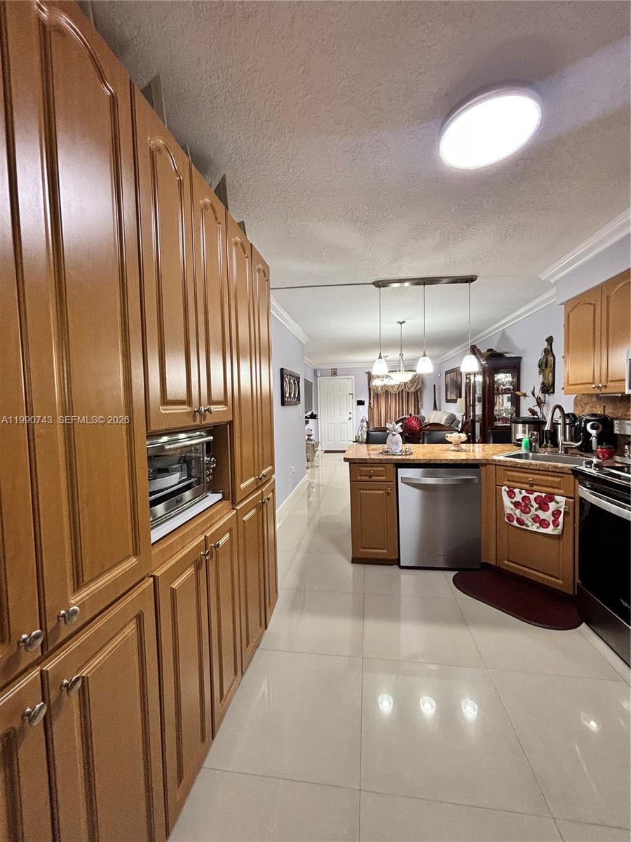 2310 W 74th St #103, Hialeah FL 33016