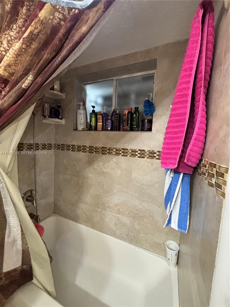 2310 W 74th St #103, Hialeah FL 33016