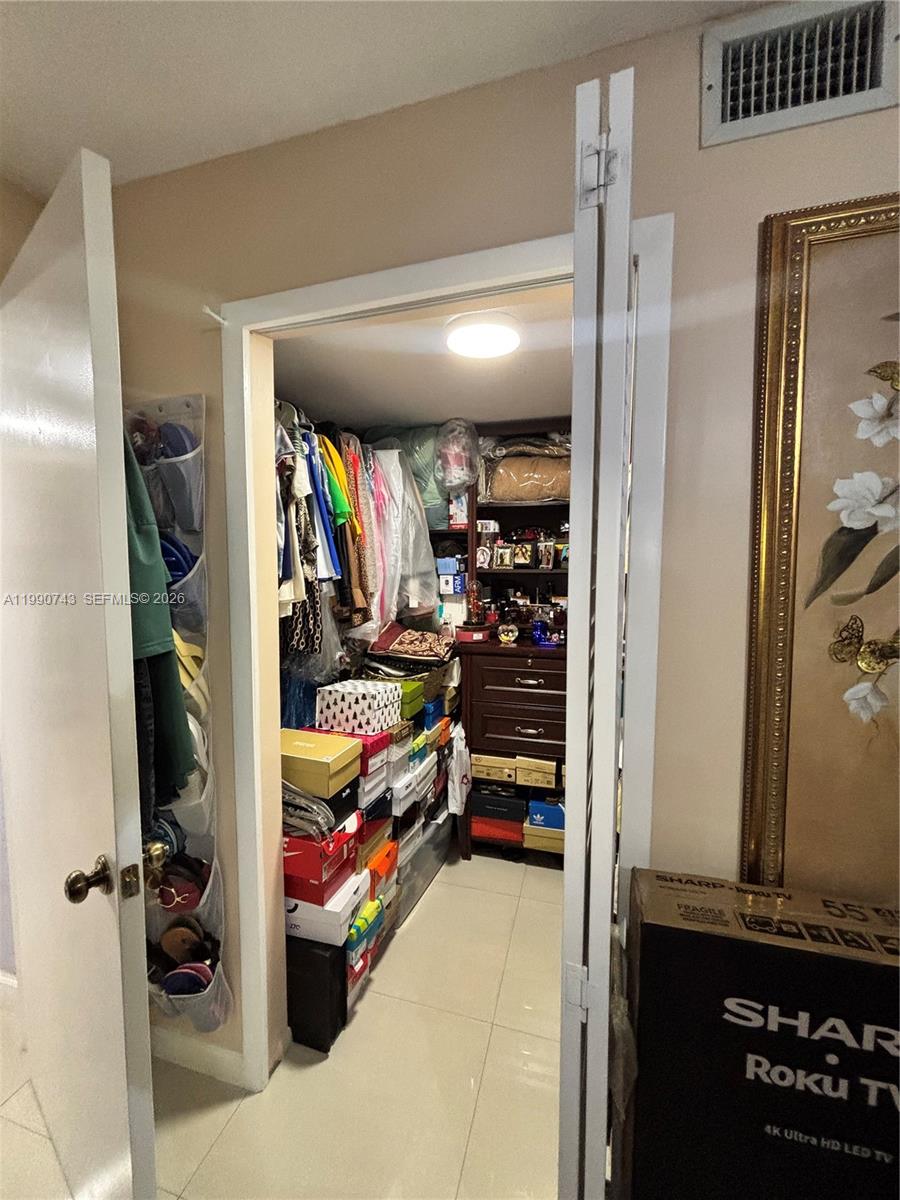 2310 W 74th St #103, Hialeah FL 33016