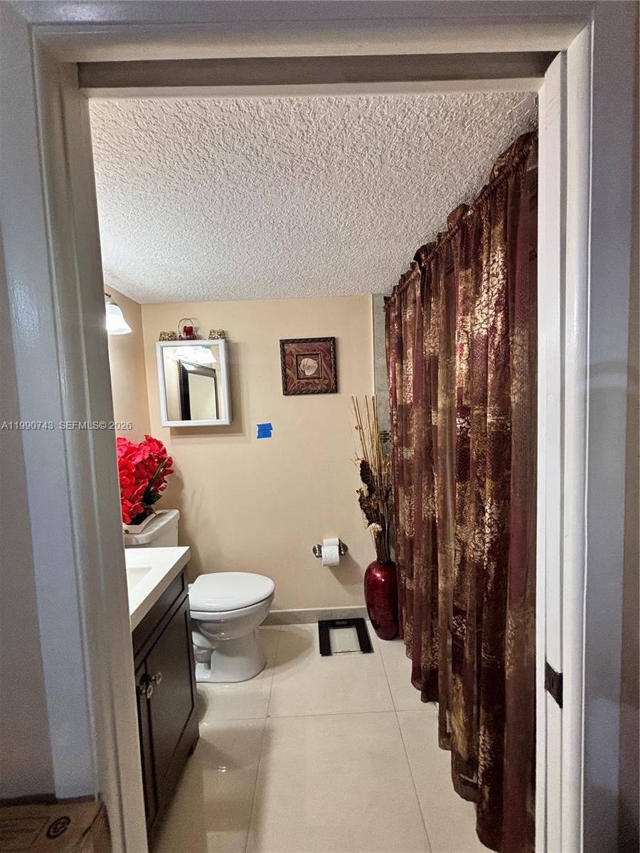 2310 W 74th St #103, Hialeah FL 33016