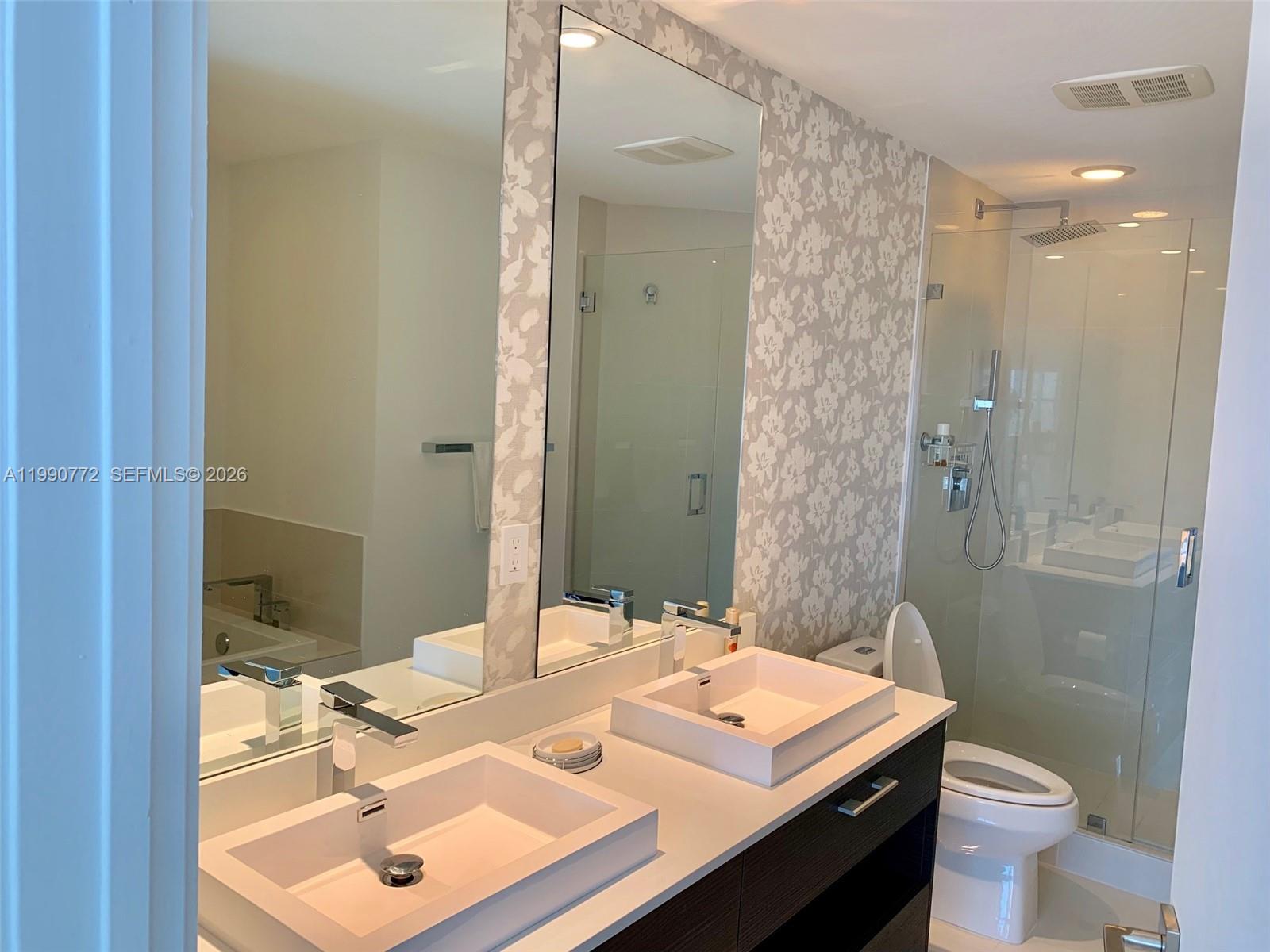 55 SW 9 St #2003, Miami FL 33130