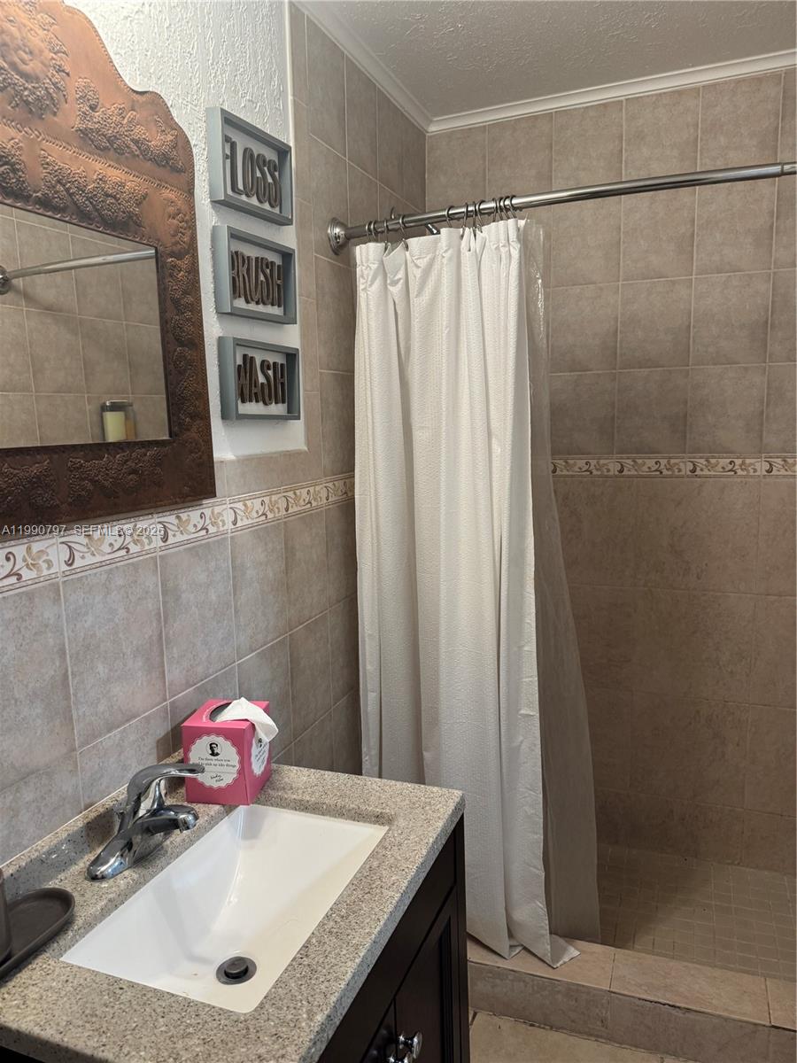 6126 SW 61st St, South Miami FL 33143