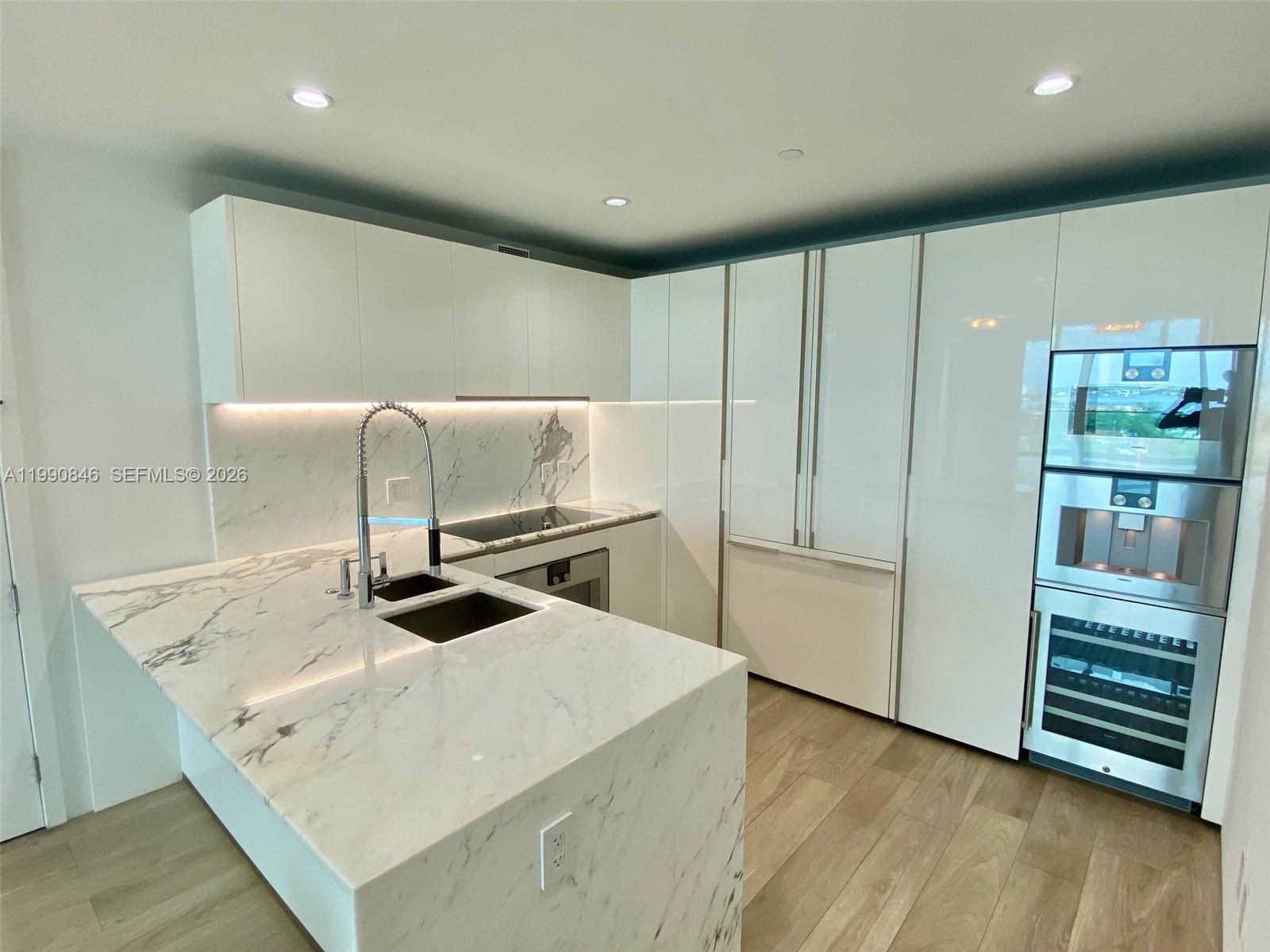 10203 Collins Ave #905, Bal Harbour FL 33154