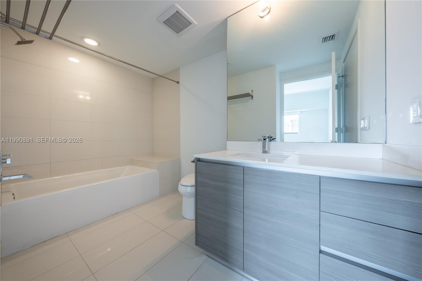 460 NE 28th St #707, Miami FL 33137