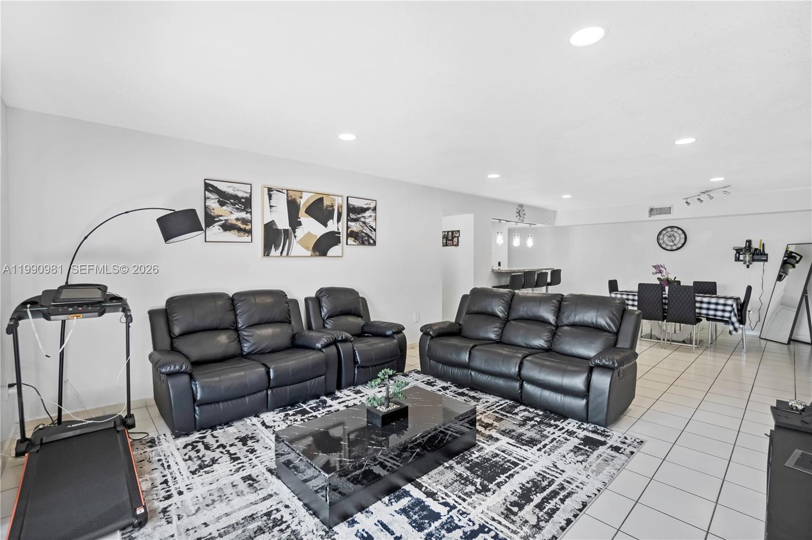 9403 SW 76th St #Y17, Miami FL 33173