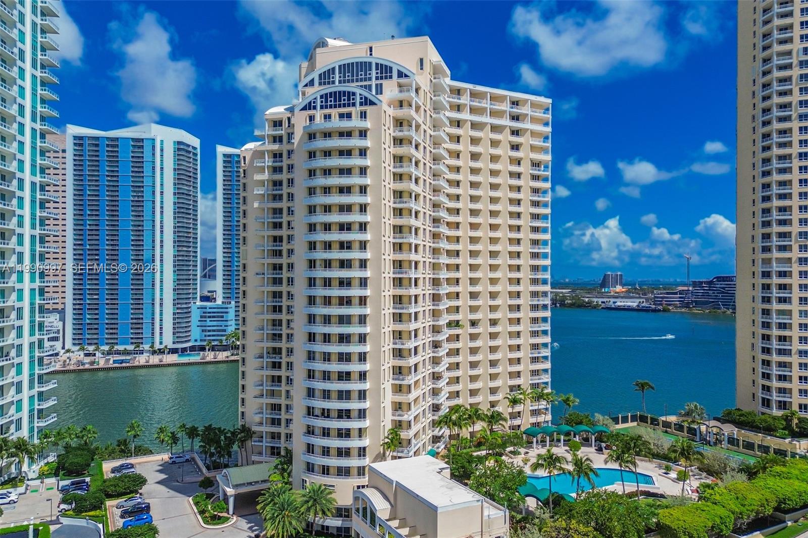 888 Brickell Key Dr #807, Miami FL 33131
