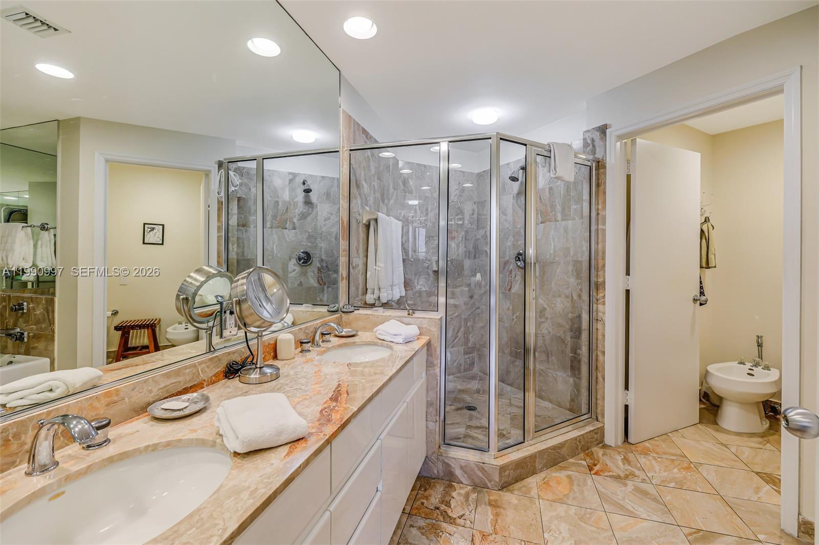 888 Brickell Key Dr #807, Miami FL 33131