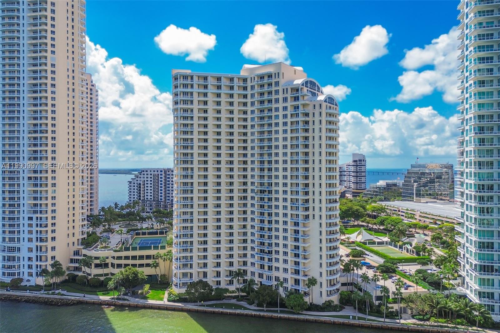 888 Brickell Key Dr #807, Miami FL 33131