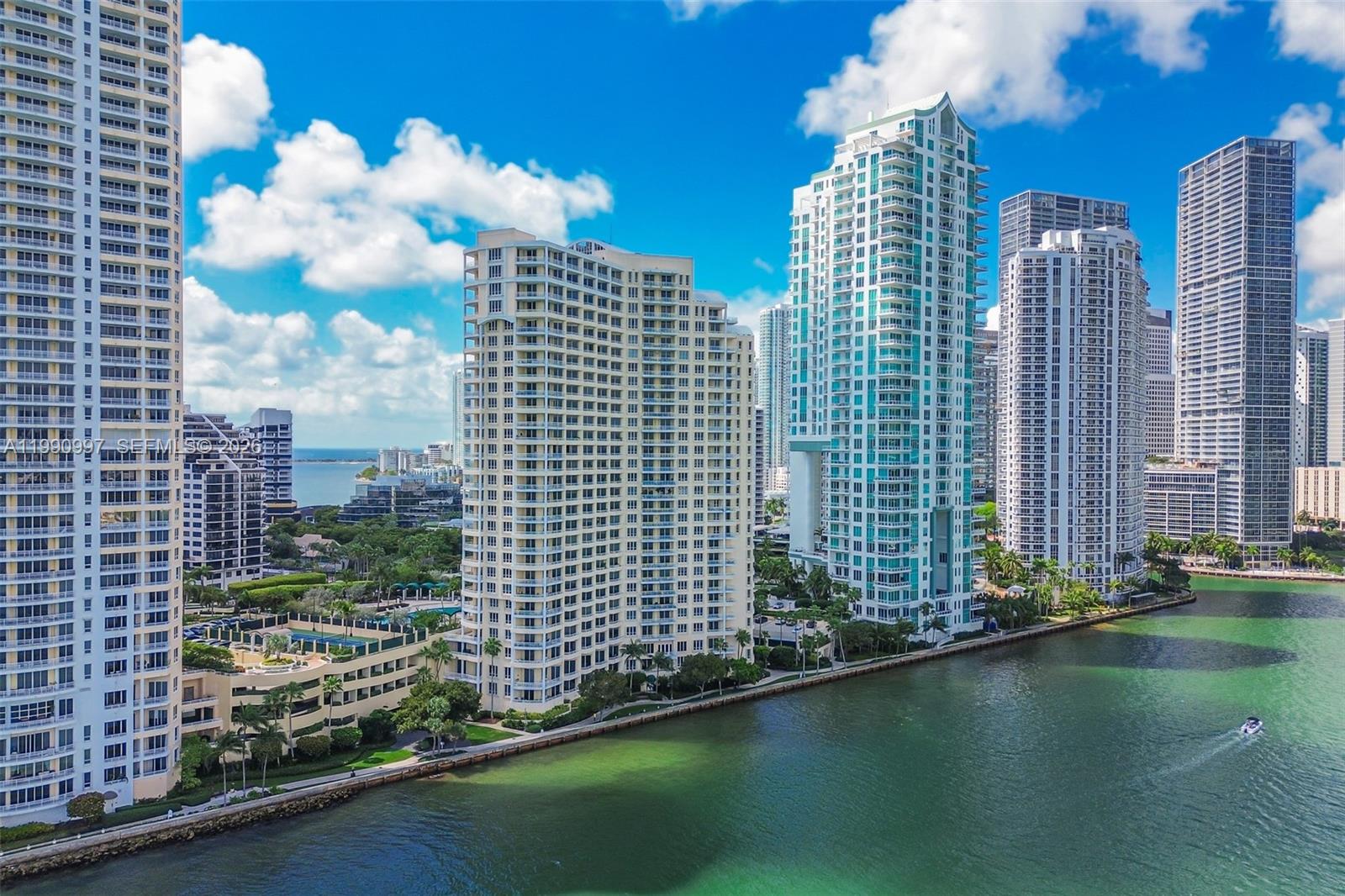 888 Brickell Key Dr #807, Miami FL 33131