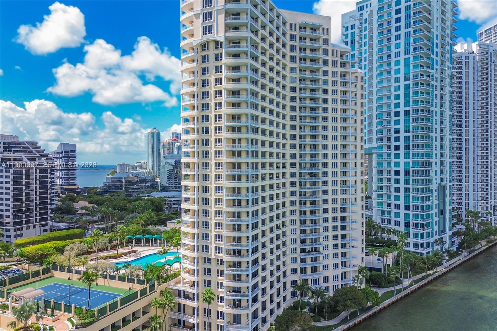 888 Brickell Key Dr #807, Miami FL 33131