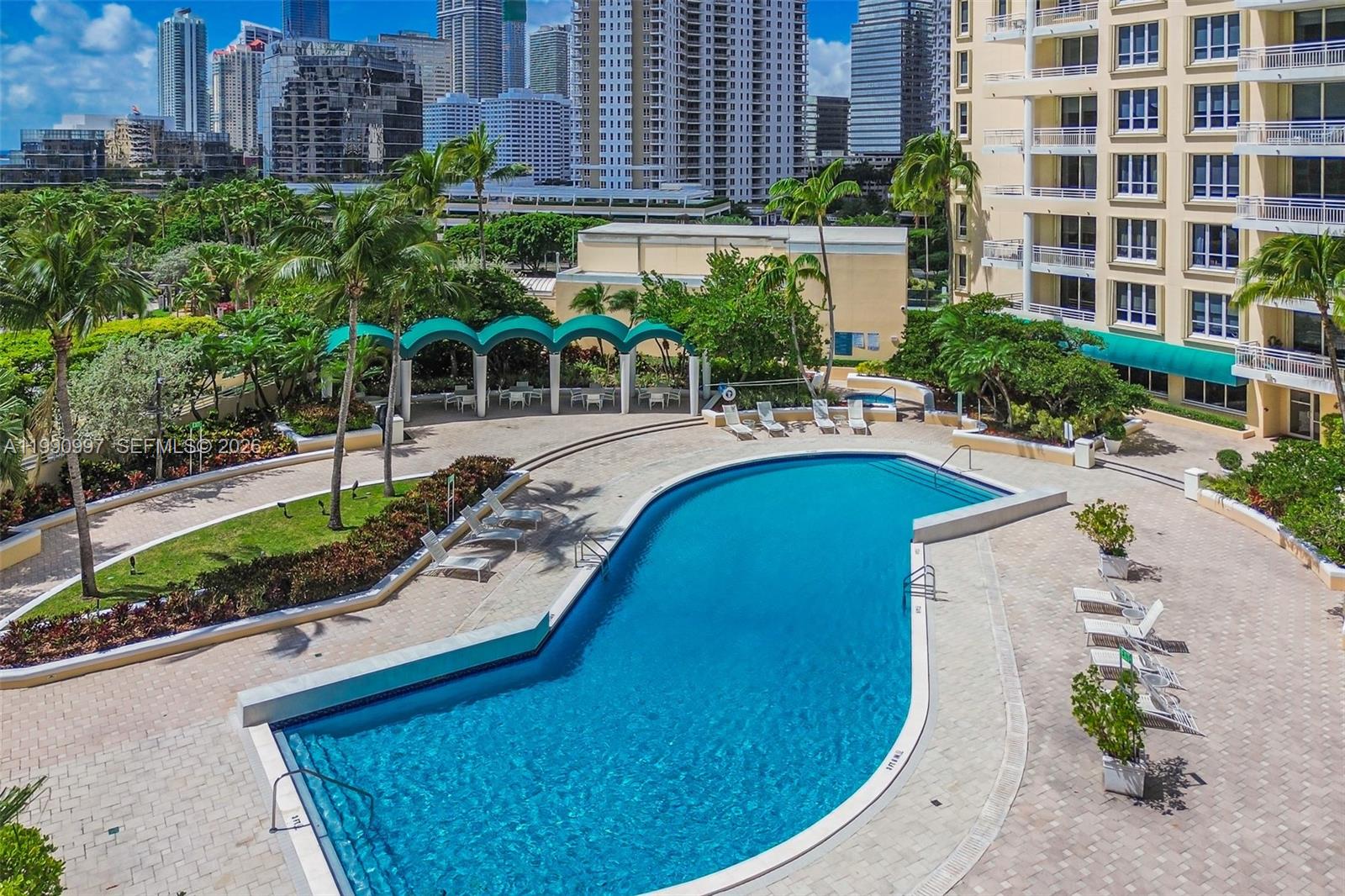 888 Brickell Key Dr #807, Miami FL 33131