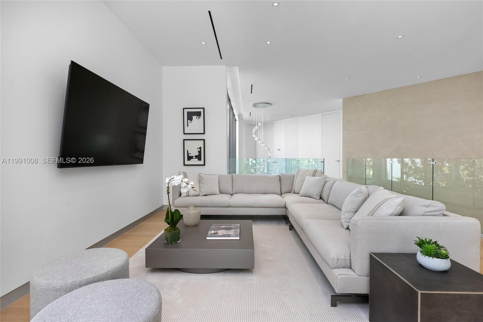 503 Palm Dr, Hallandale Beach FL 33009