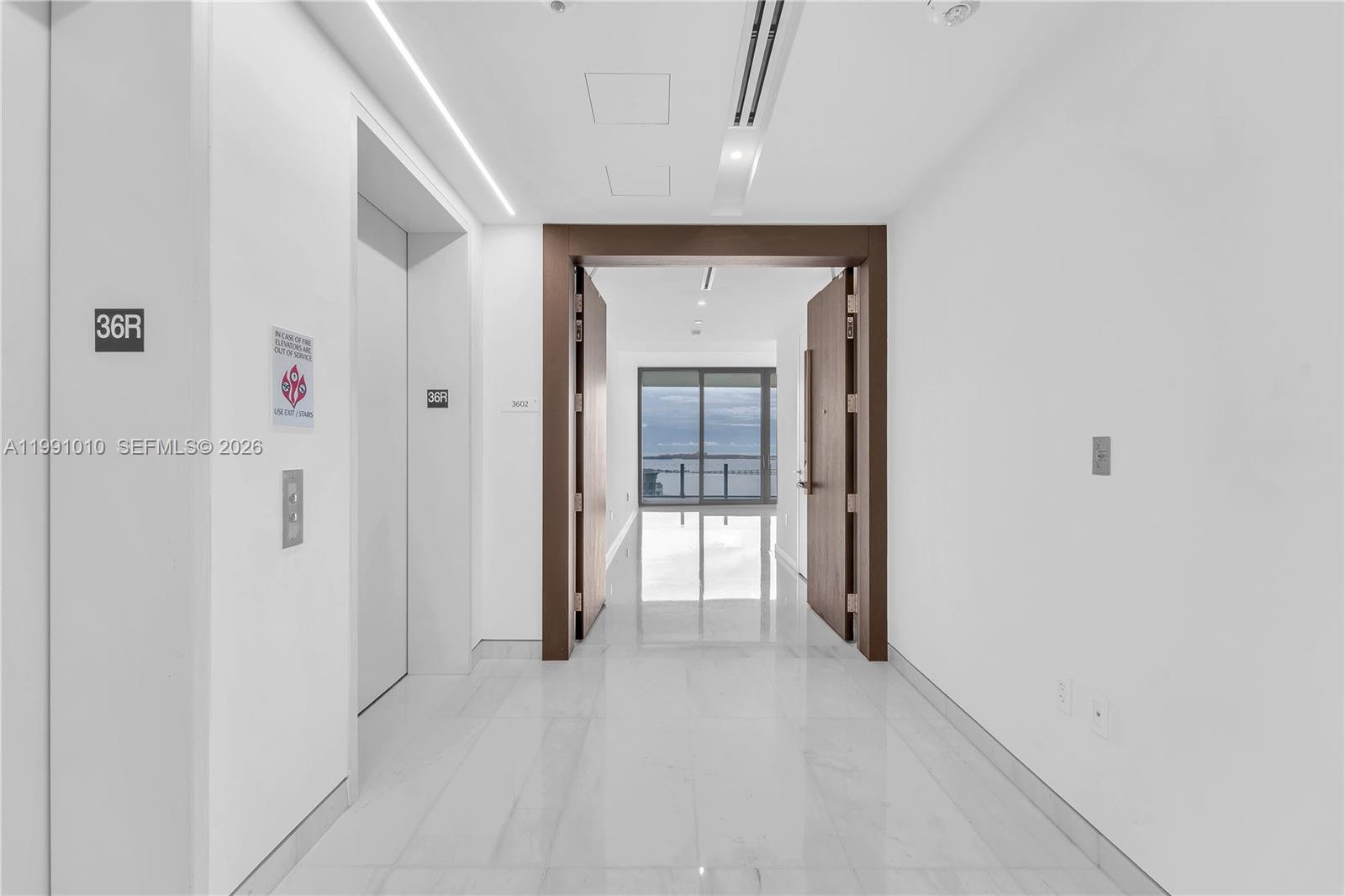 300 Biscayne Boulevard Way #1902E, Miami FL 33131