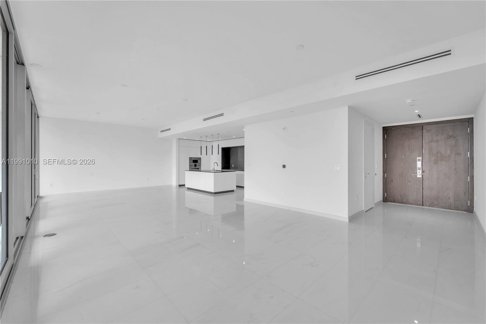 300 Biscayne Boulevard Way #1902E, Miami FL 33131