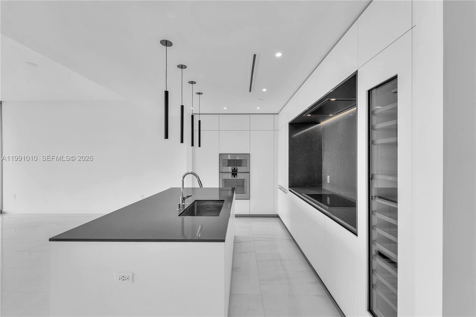 300 Biscayne Boulevard Way #1902E, Miami FL 33131