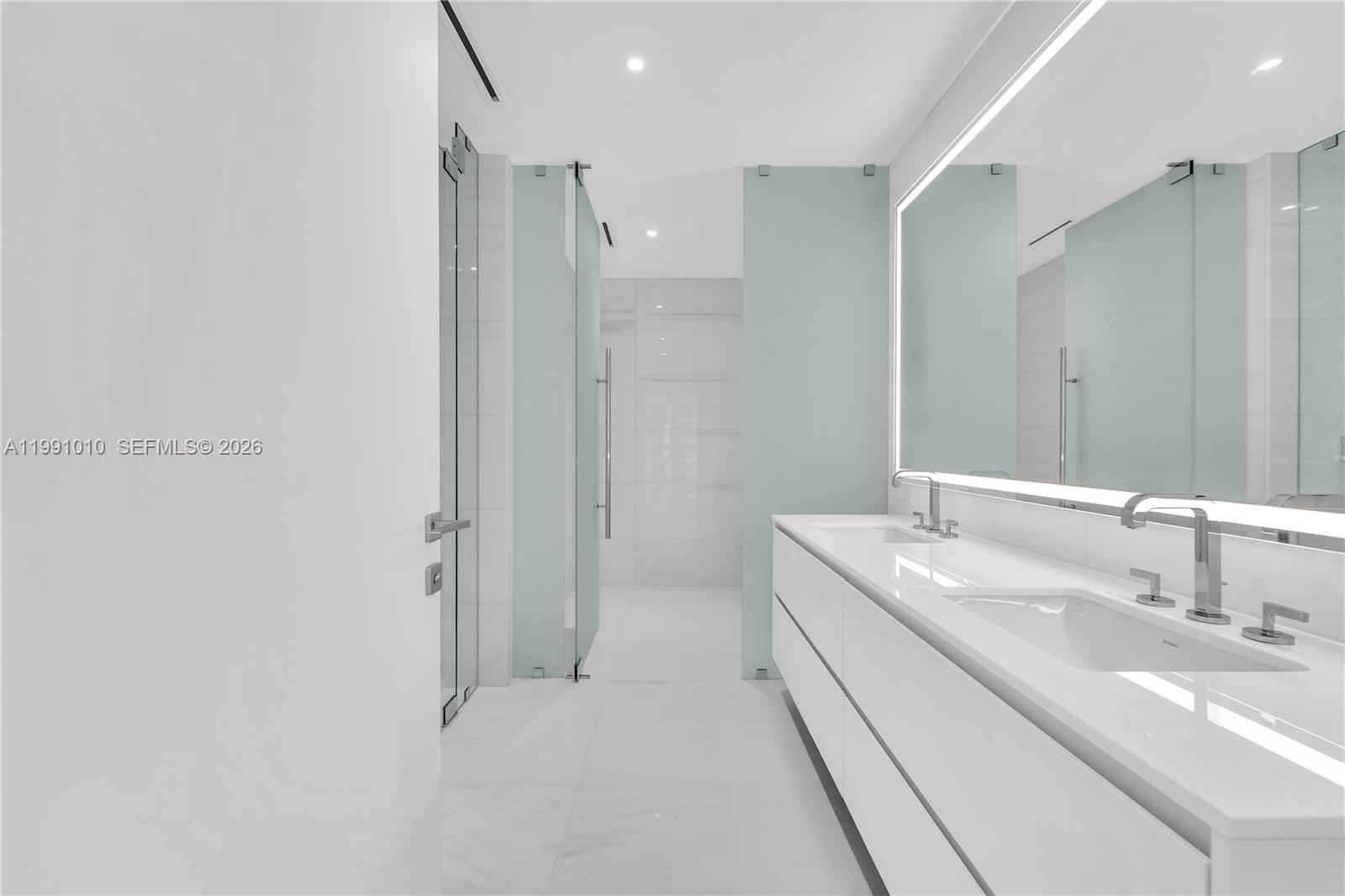 300 Biscayne Boulevard Way #1902E, Miami FL 33131
