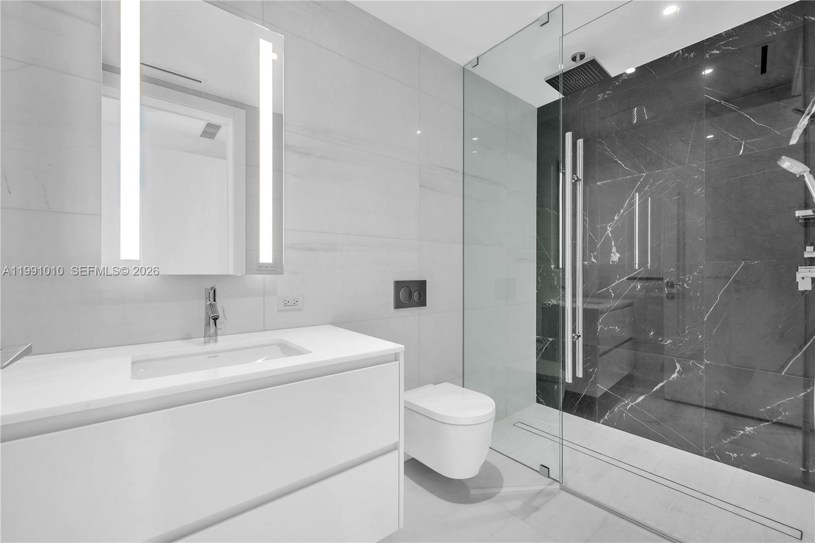 300 Biscayne Boulevard Way #1902E, Miami FL 33131