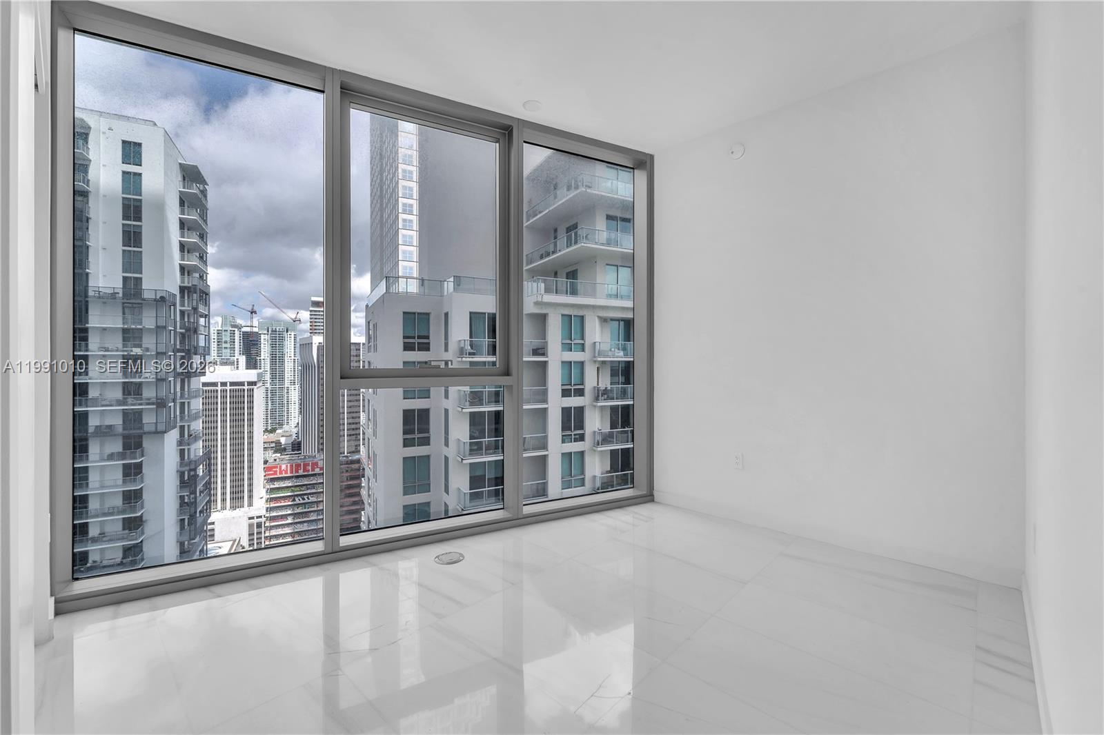 300 Biscayne Boulevard Way #1902E, Miami FL 33131