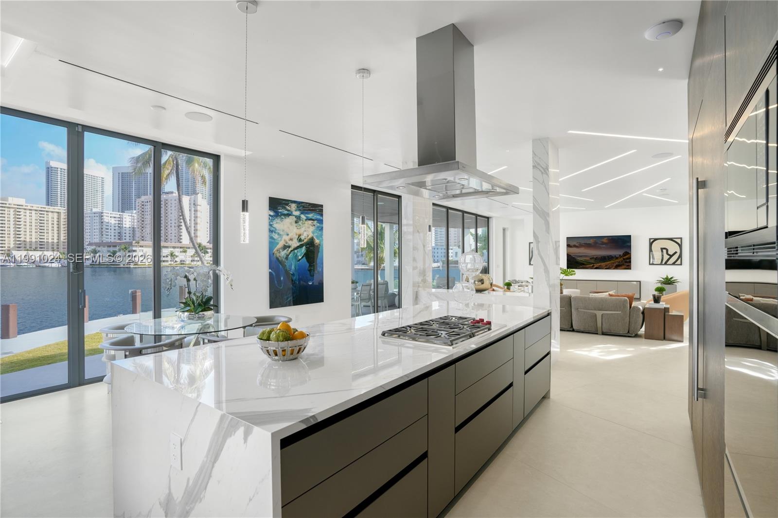 501 Palm Dr, Hallandale Beach FL 33009