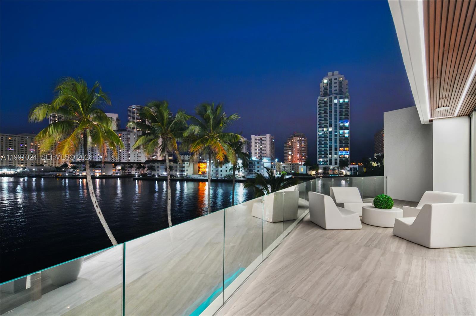 501 Palm Dr, Hallandale Beach FL 33009