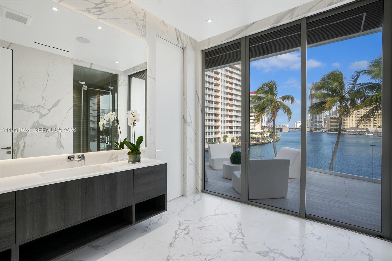 501 Palm Dr, Hallandale Beach FL 33009