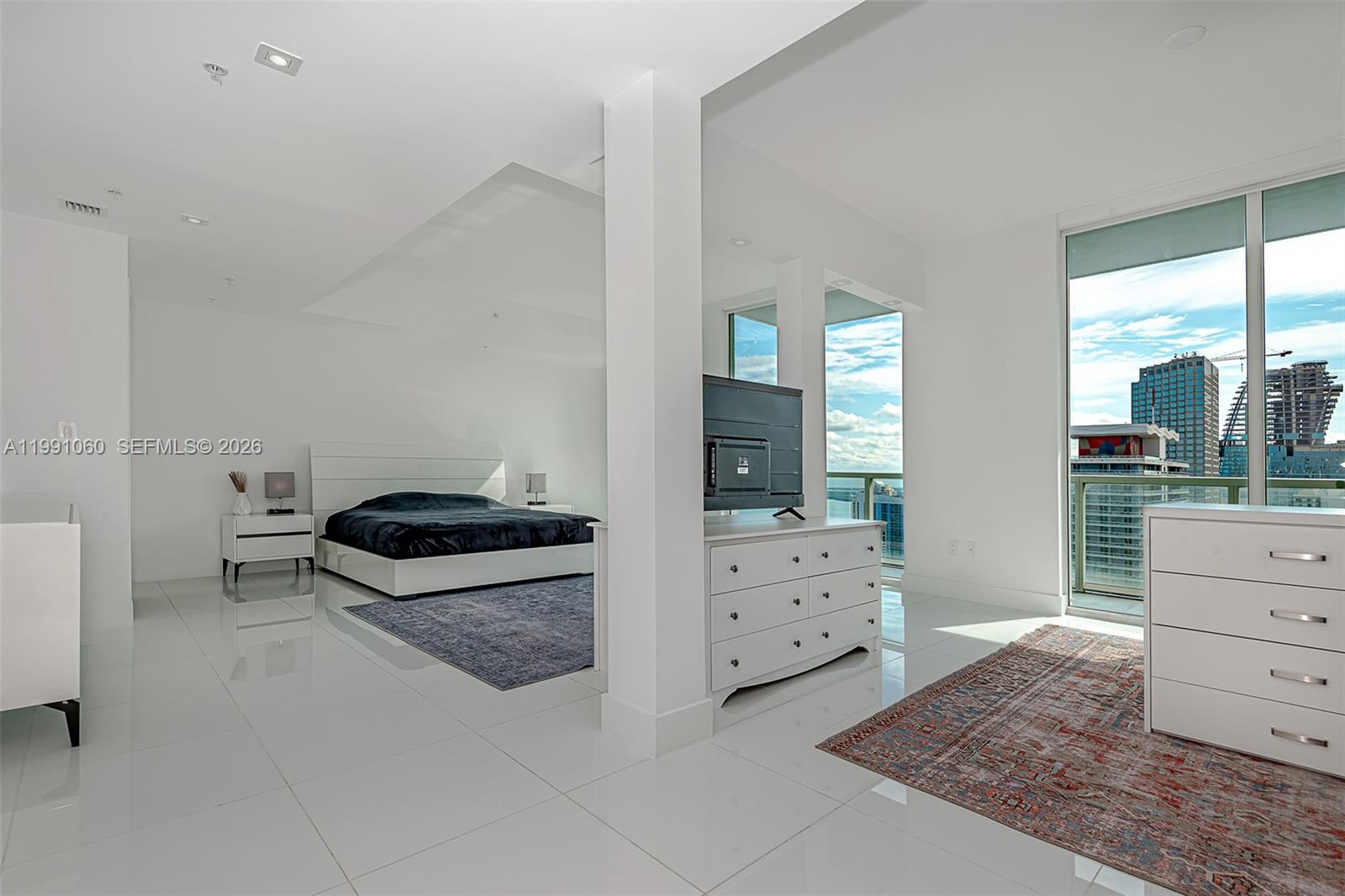 244 Biscayne Blvd #UPH-4907, Miami FL 33132