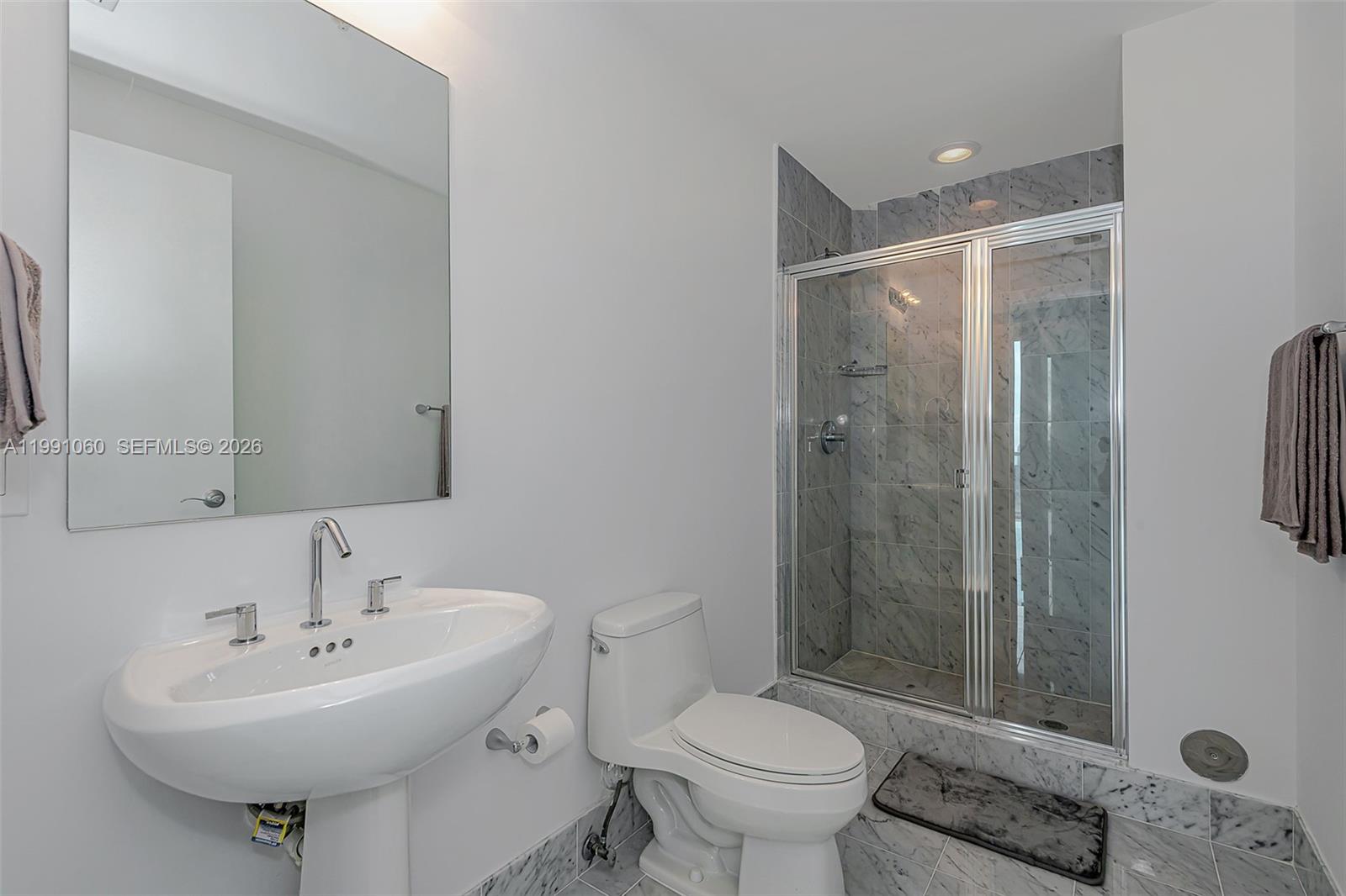 244 Biscayne Blvd #UPH-4907, Miami FL 33132
