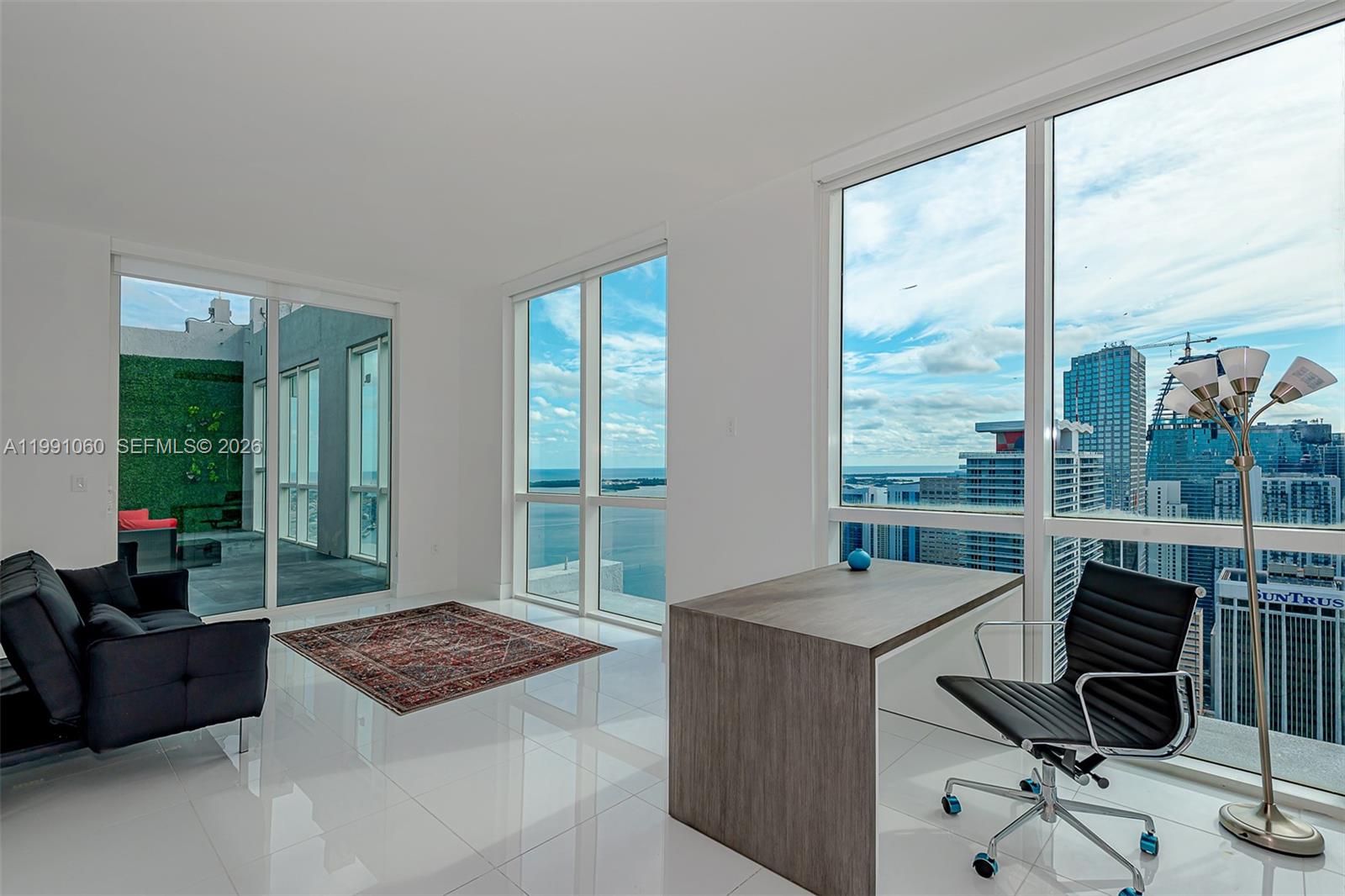 244 Biscayne Blvd #UPH-4907, Miami FL 33132