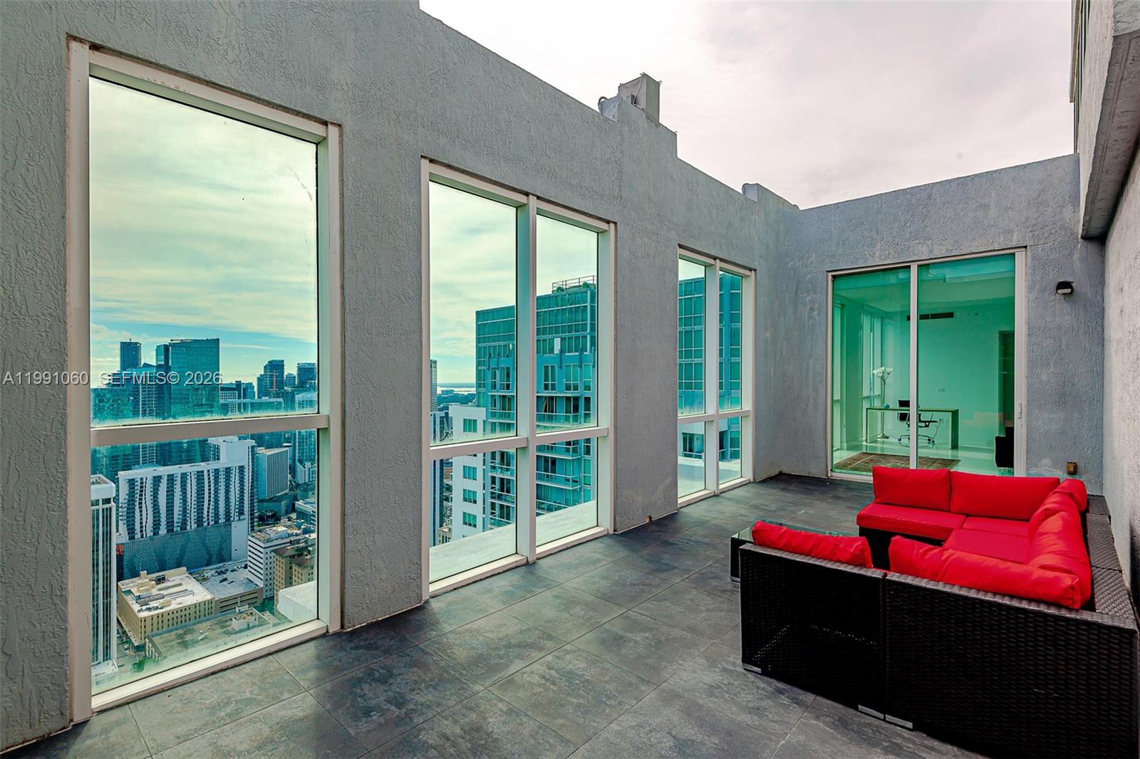 244 Biscayne Blvd #UPH-4907, Miami FL 33132
