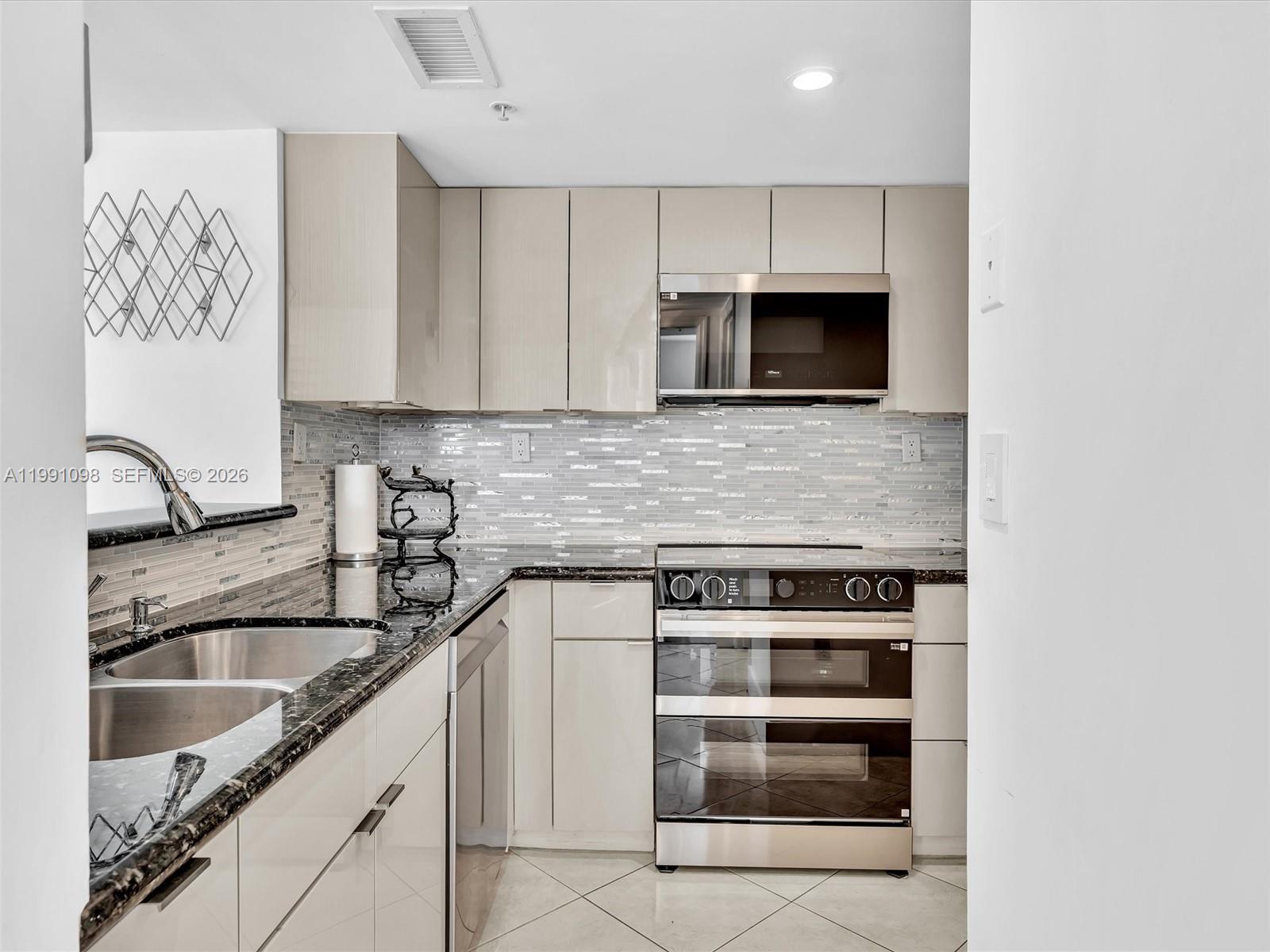 650 West Ave #1605, Miami Beach FL 33139