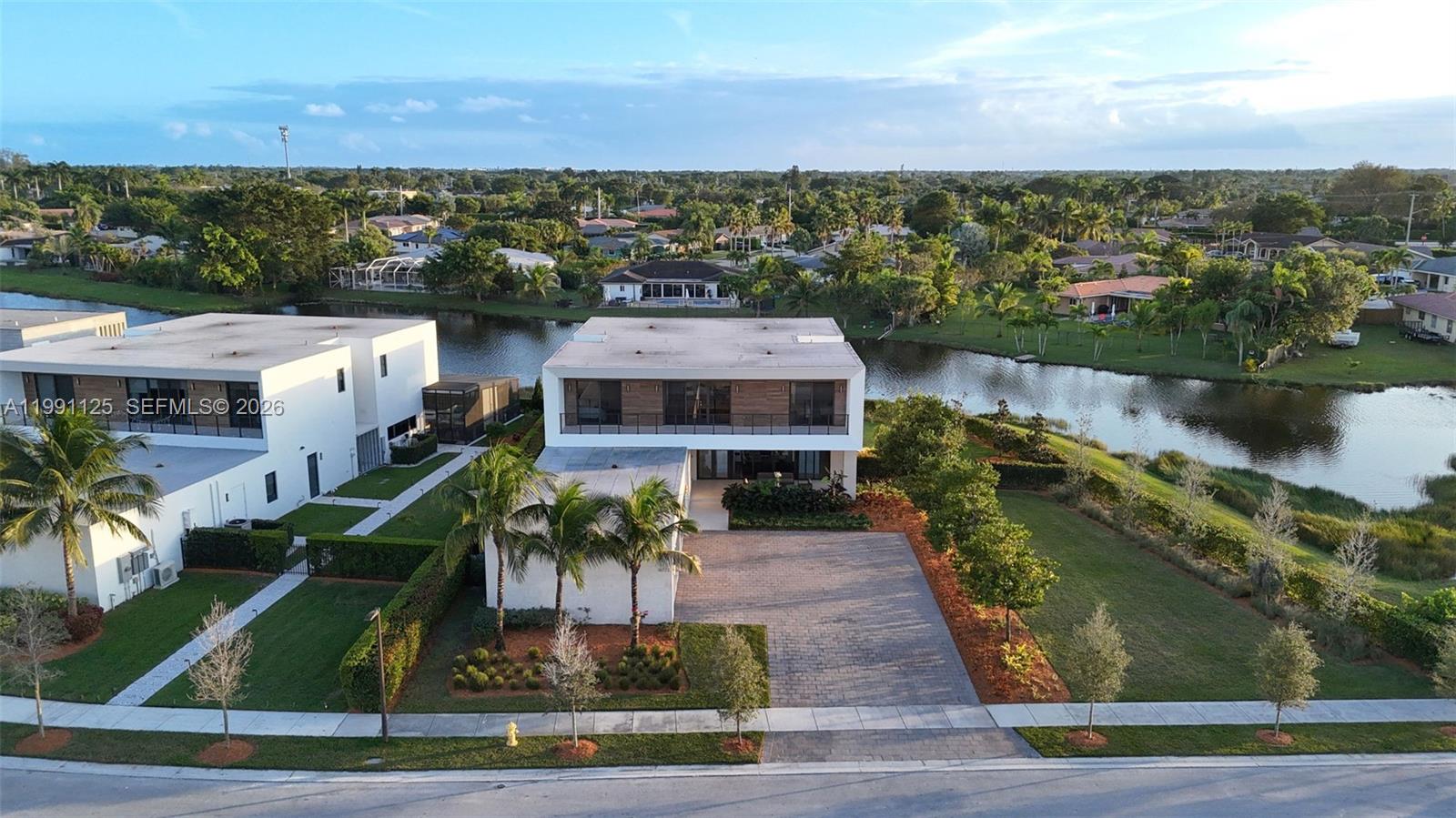 16772 Botaniko Dr S, Weston FL 33326