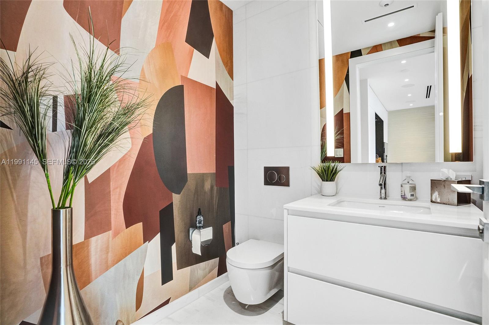 300 Biscayne Boulevard Way #2106W, Miami FL 33131