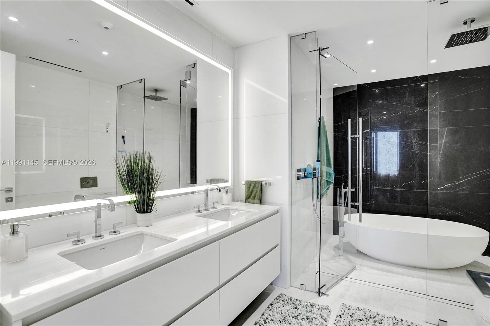 300 Biscayne Boulevard Way #2106W, Miami FL 33131