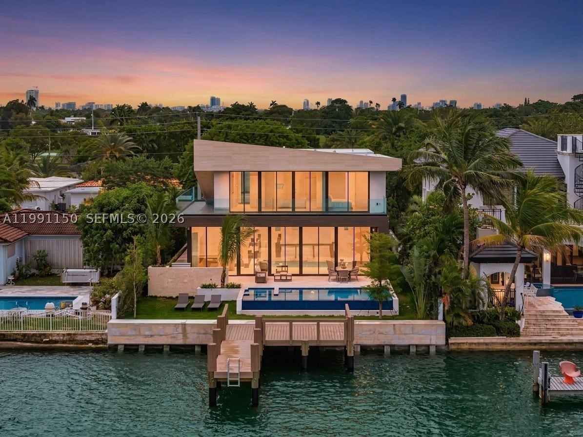 535 N Shore Dr, Miami Beach FL 33141