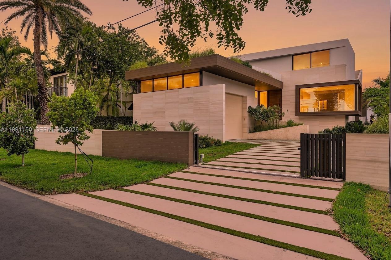 535 N Shore Dr, Miami Beach FL 33141