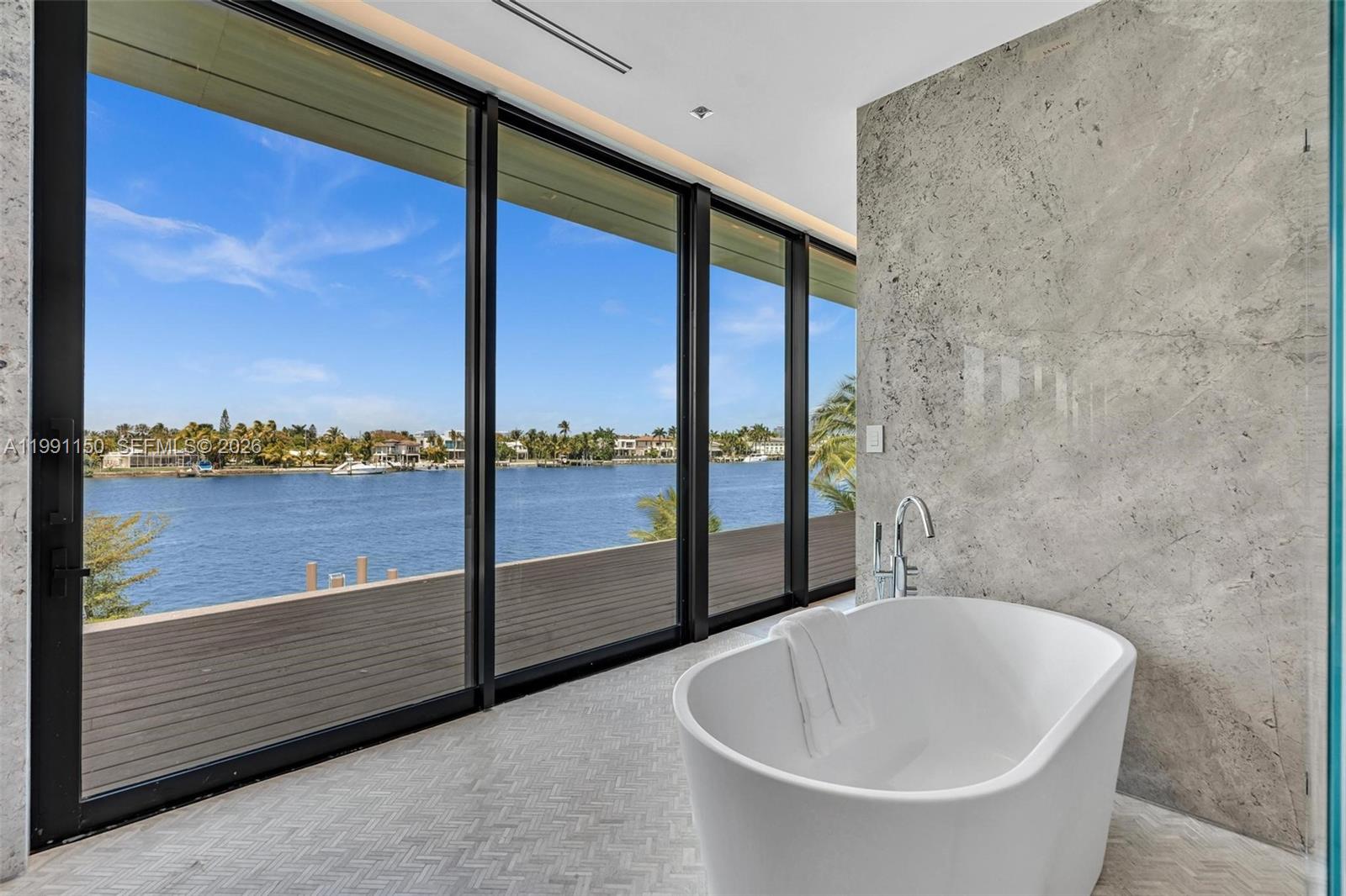 535 N Shore Dr, Miami Beach FL 33141