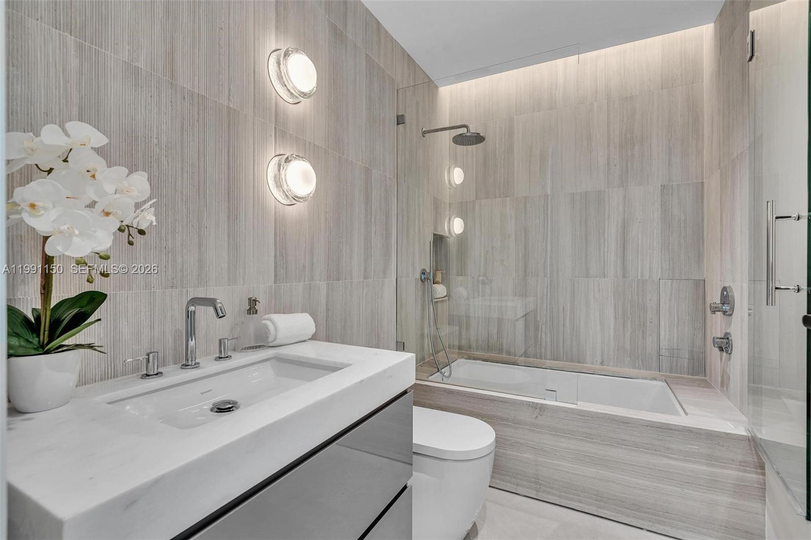 535 N Shore Dr, Miami Beach FL 33141