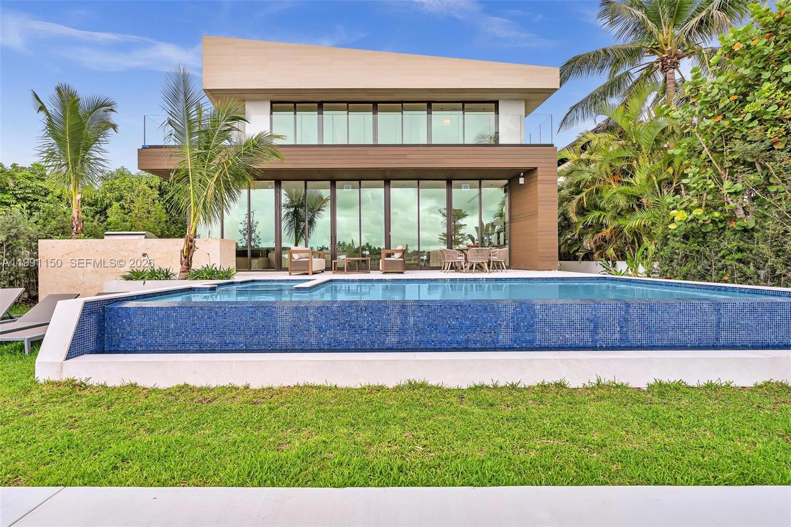 535 N Shore Dr, Miami Beach FL 33141
