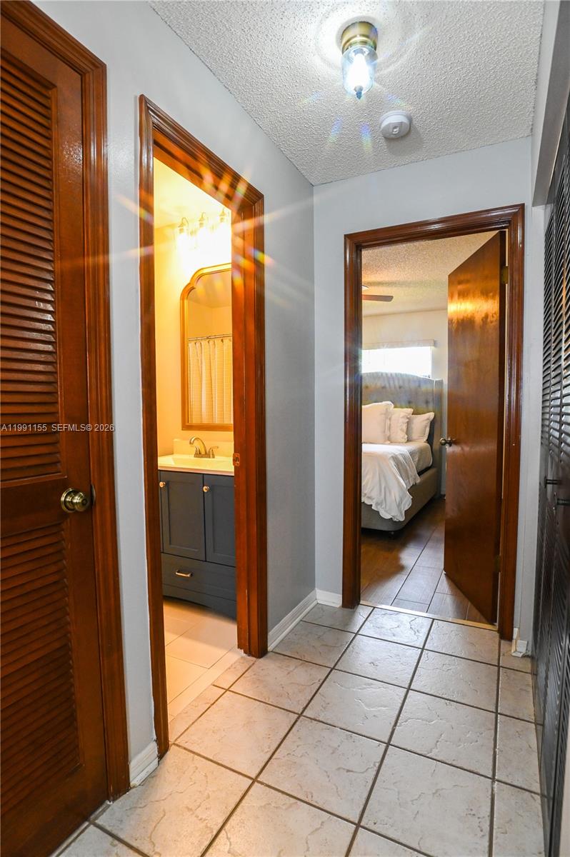 8631 NW 48th St, Lauderhill FL 33351